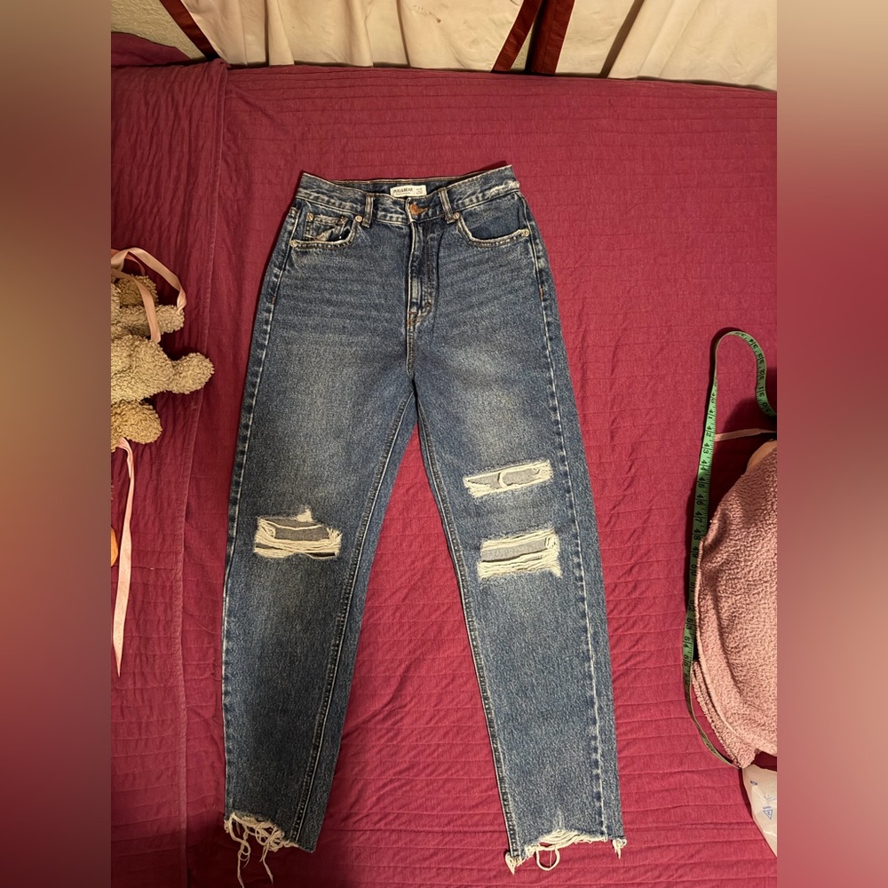 Women Pull & Bear Distressed mom Jeans size 2